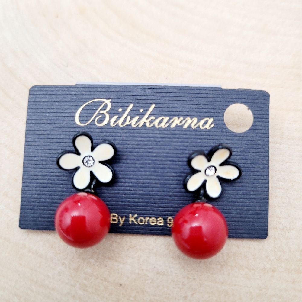 Brand New Korea Red & White Flower Earrings
